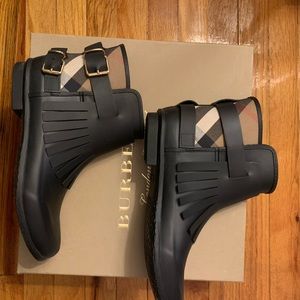 Burberry rain boot